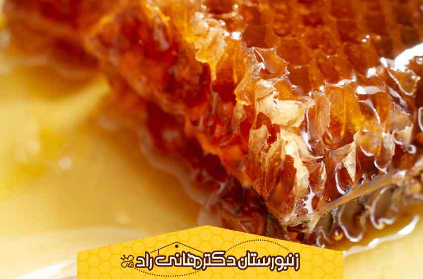 روش استفاده از عسل برای خشکی لب